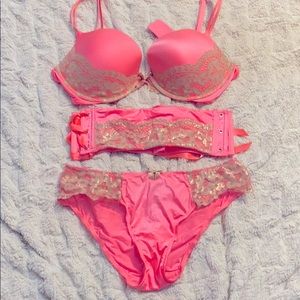 Victoria’s Secret set